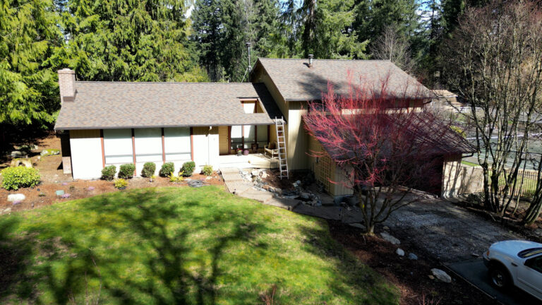 Composite Asphalt Shingles Roof in Covington, Washington