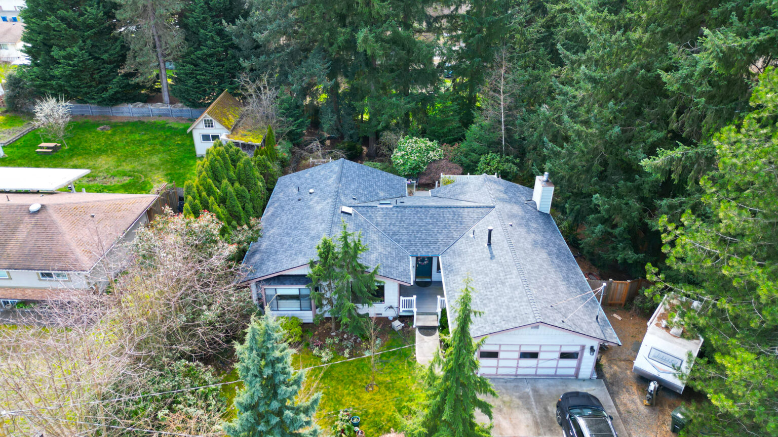 Overhead Front view of New Composite Asphalt Shingles Roof in Kent, Washington